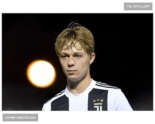 从青训到核心：卡斯尔成为马刺队史第二位40+三双球员