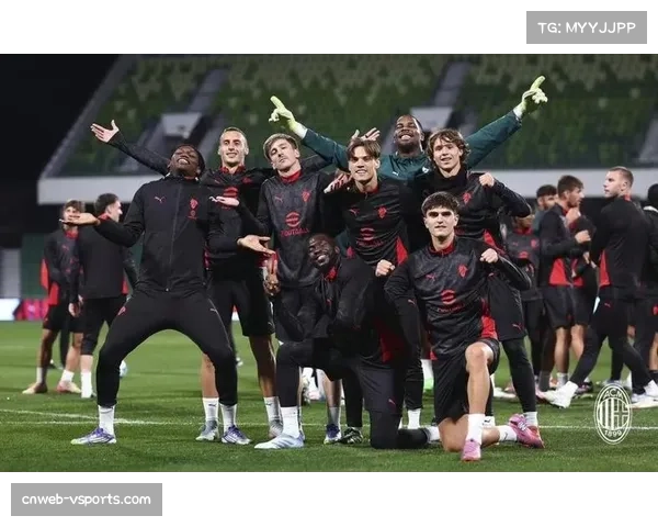 现场麦克风录下米兰后卫高声呼喊“交换！”完成防守职责转换